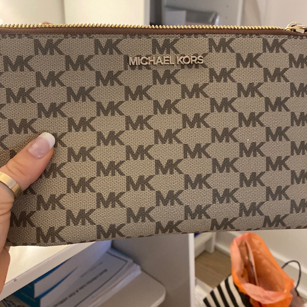 BRAND NEW MK wristlet
